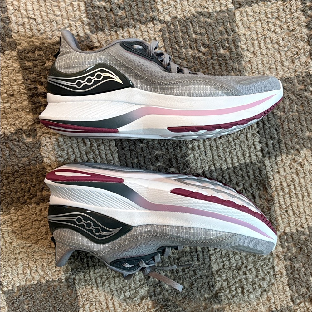 Saucony Endorphin Shift 3 (W9.5, Granite/White) - Picture 3 of 4